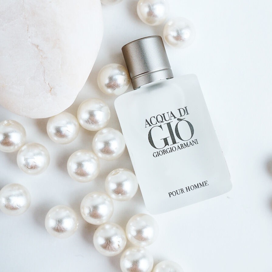 Giorgio Armani Acqua Di Gio Pour Homme EDT 5ml น้ำหอมสำหรับบุรุษ 1ในน้ำหอม Best seller ของอเมริกา กลิ่นหอมสดชื่นสบาย กลิ่นแห่งความอิสระ เต็มไปด้วยสายลมและสายน้ำ